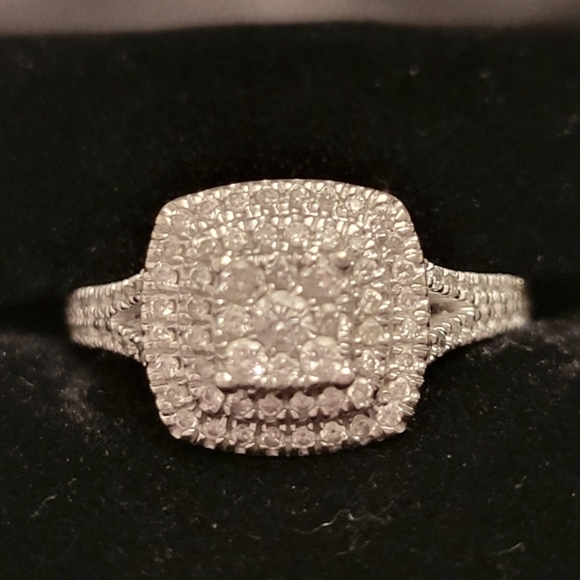 Kays Jewelers Engagement Ring - Picture 6 of 12